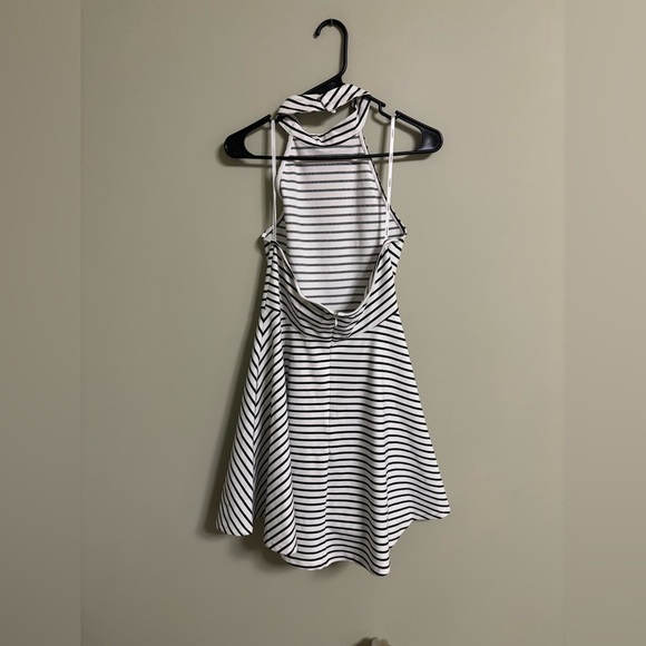 Minkpink Find Me Guilty Halter Dress Black White Stripes New Size Large 12 Mini - Picture 2 of 6